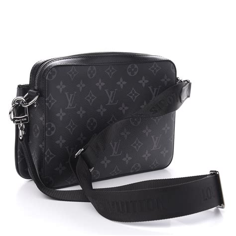 louis vuitton trio messenger.